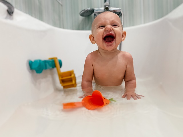 Yeni Doğan Bebek Banyosu Nasıl Yaptırılmalı?