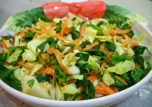 Ispanaklı Lahana Salatası